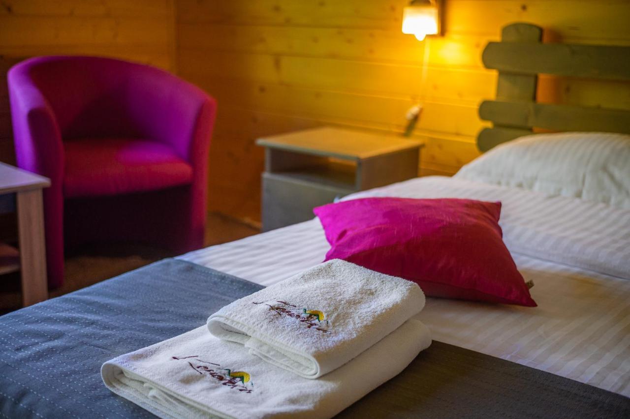 Konopka Guest House Μπούκοβελ Εξωτερικό φωτογραφία